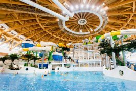Akvamir Waterpark recently opened in Novosibirsk, Russia as part of a 1-million-square foot retail development.