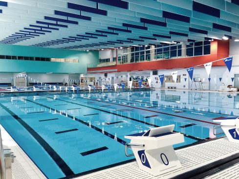Mobile bulkheads allow operators to adjust the dimensions of the practice and competition pools, for versatility in programming. The training pool includes a 25-square-meter movable floor area so depth can be customized.