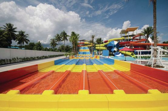 Say the designers: “The waterpark, as well as the existing amusement park and retail center, is located in the southern part of the Phetchaburi Province in central Thailand. The aquatic options of Santorini Water Fantasy are a mix of rides for both thrill seekers and families with young ones.”